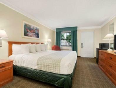 Motel Baymont Inn And Suites Longview