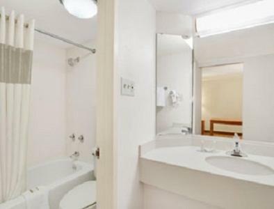 Motel Baymont Inn And Suites Longview