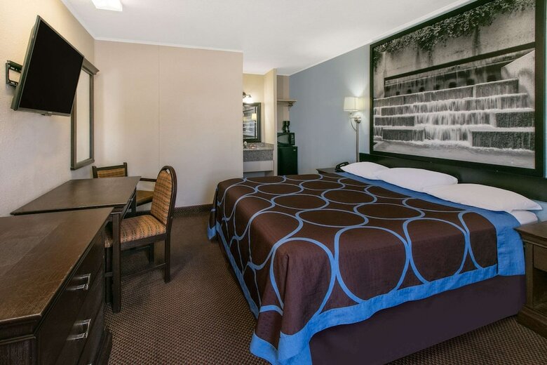 Motel Super 8 Lubbock Civic Center North