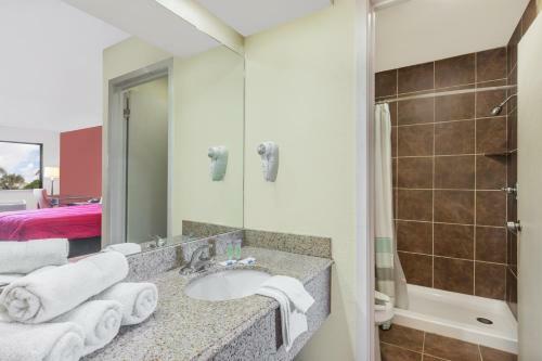 Hotel River Walk Inn & Suites