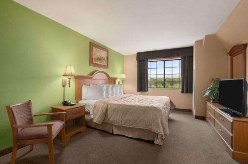 Hotel Days Inn & Suites North Stone Oak