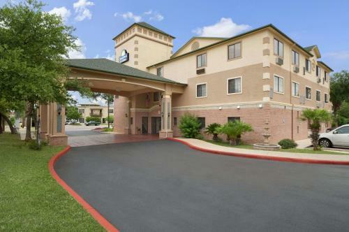 Hotel Days Inn & Suites North Stone Oak