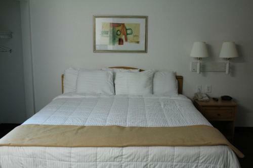Hotel America's Best Value Inn & Suites