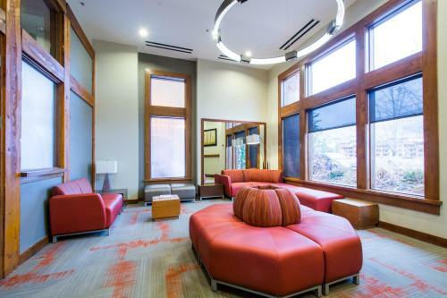 Sundial Lodge By All Seasons Resort Lodging