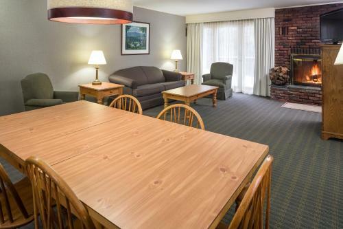 Golden Eagle Resort, An Ascend Hotel Collection Member