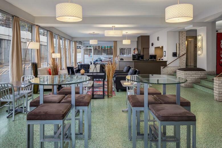 Americana Hotel