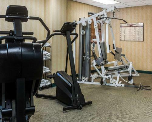 Hotel Quality Suites Lake Wright Norfolk Airport