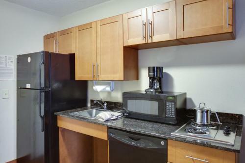 Hotel Candlewood Suites Richmond Airport
