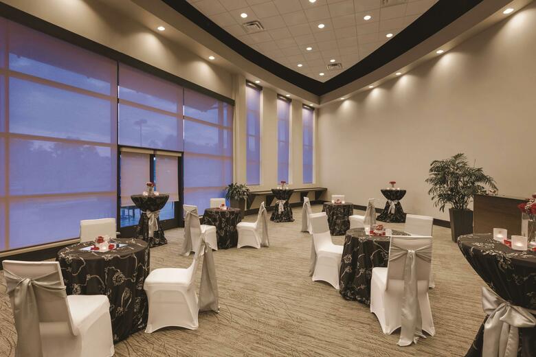 Hotel Embassy Suites Springfield