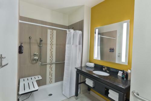 Hotel Oxford Suites Bellingham