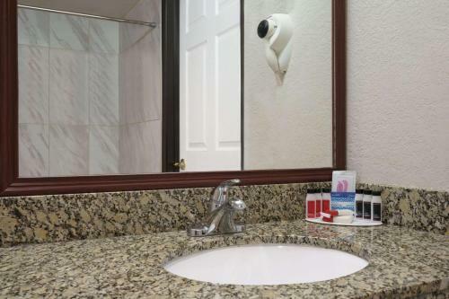Hotel Baymont By Wyndham Bremerton Wa