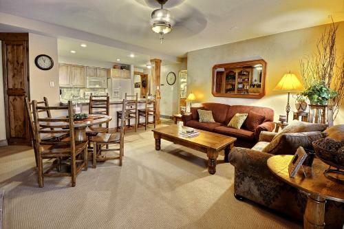 Abode At Resort Plaza
