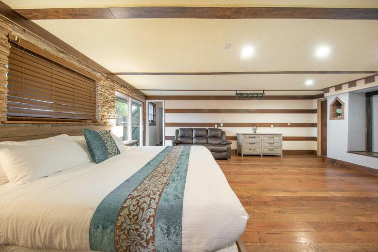 Oasis Motel