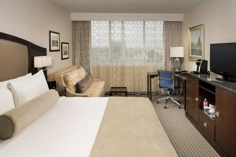 Skybridge Seattle Airport Hotel