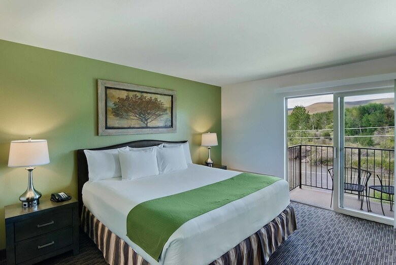 Hotel Oxford Suites Yakima