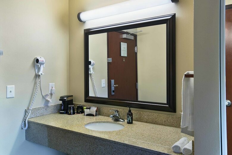 Hotel Oxford Suites Yakima