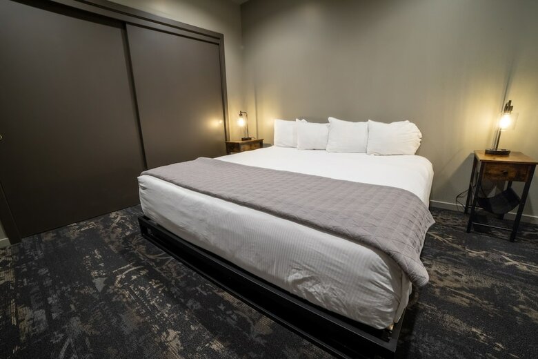 Montvale Hotel