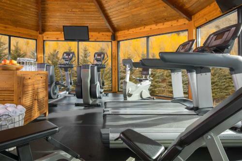 Hotel Rustic Inn Creekside Resort And Spa At Jackson Hole