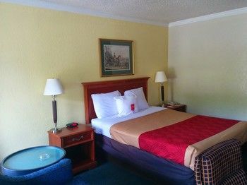 Hotel Econo Lodge Near Fort Stewart