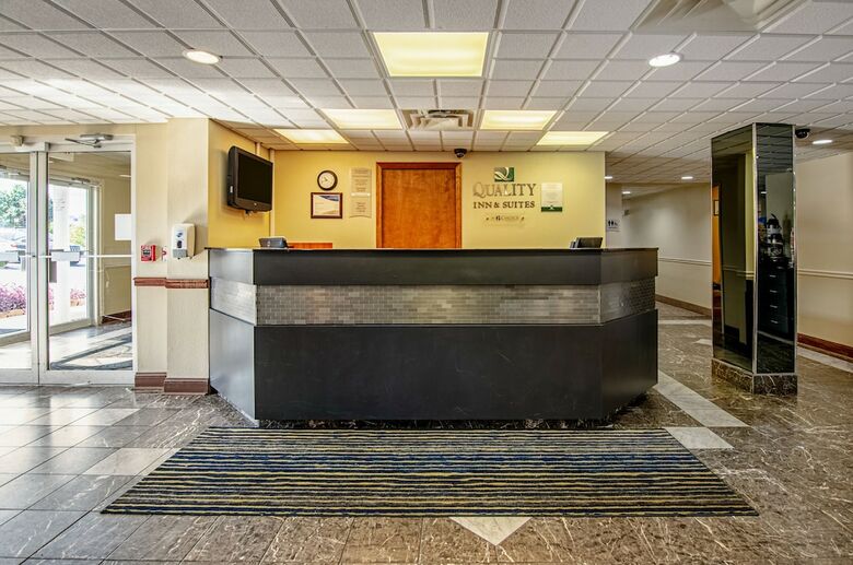 Hotel Quality Inn & Suites