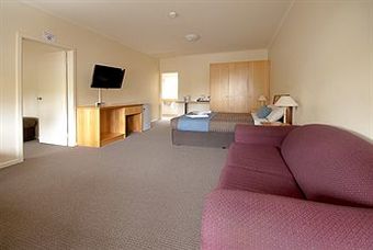 Monash Hotel