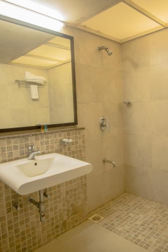 Hotel Zaras Resort Khandala