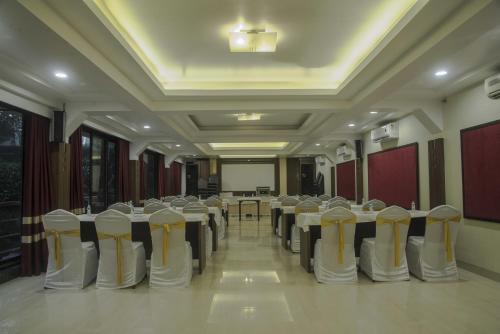 Hotel Zaras Resort Khandala