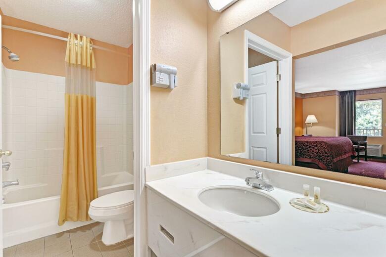 Hotel Days Inn South