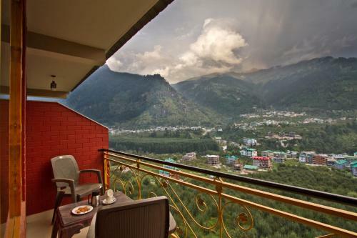 Hotel The Holiday Resorts And Cottages