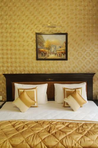 Hotel Diplomat Residency