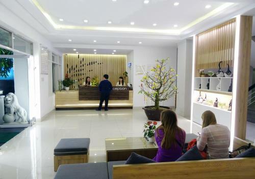 Green Field Hotel