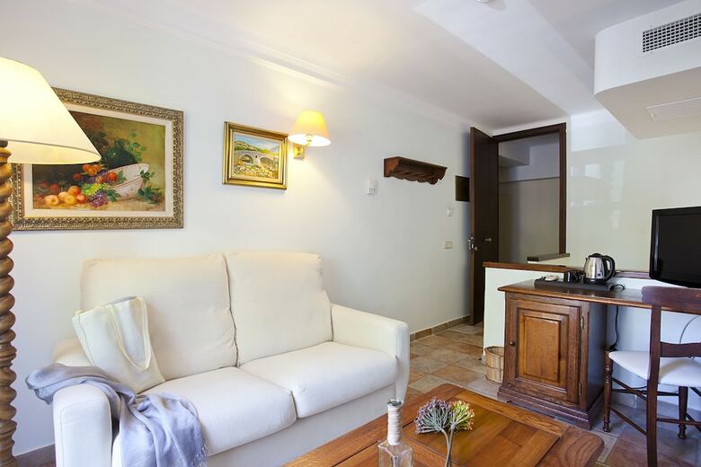 Hotel Cala Sant Vicen�