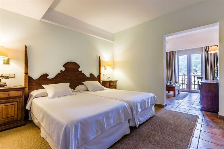 Hotel Cala Sant Vicen�