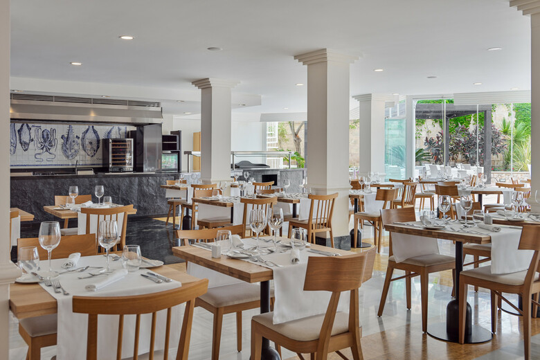 Hotel H10 Blue Mar - S�lo Adultos
