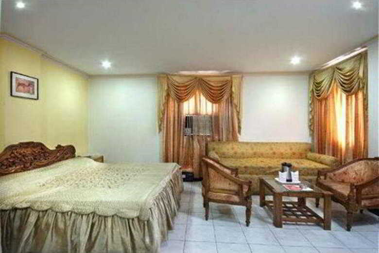 Hostal Hotel Le Heritage