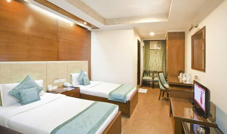 Hotel Chirag Residency