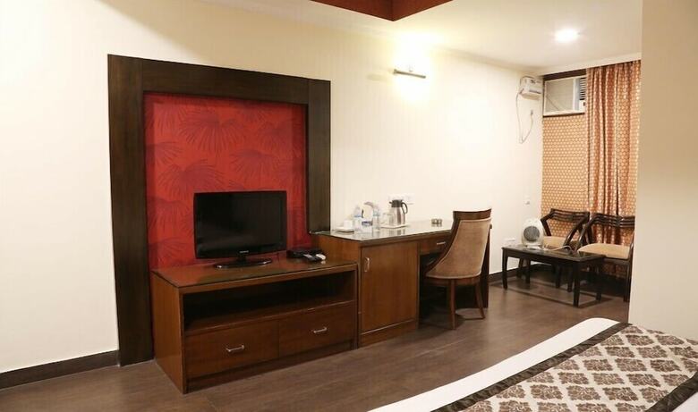 Hotel Chirag Residency
