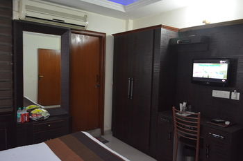 Airport Hotel Vishal Residency