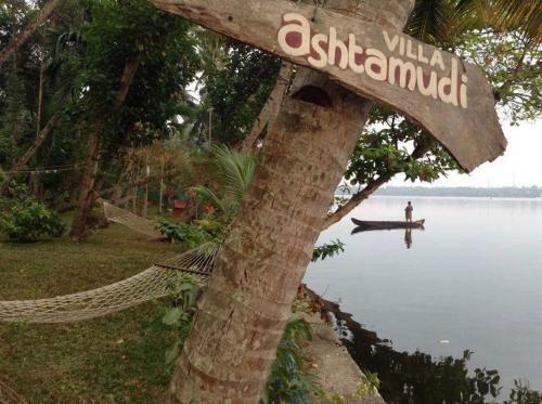 Hostal Ashtamudi Villas