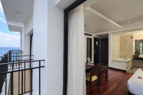 Legend Sea Hotel