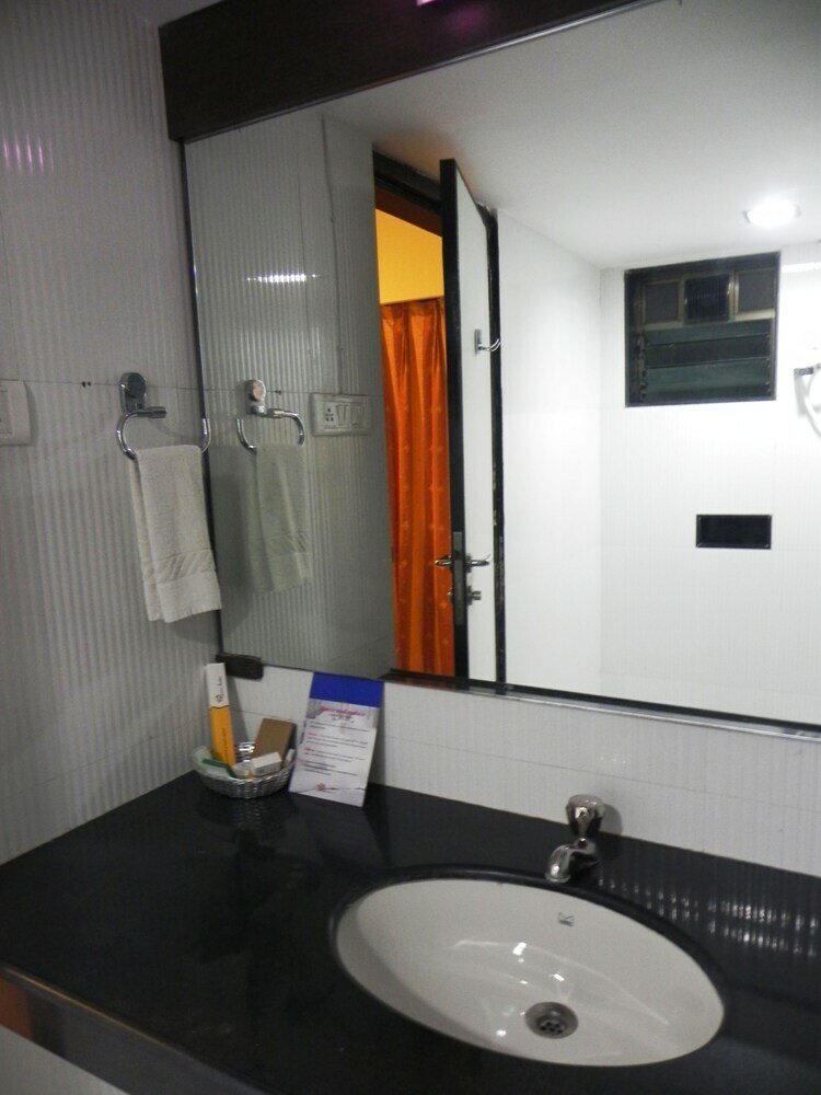 Hotel Reeva Regency