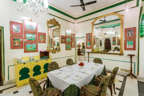 Hotel Shiv Niwas Palace - Grand Heritage