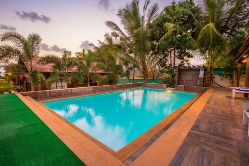 Shining Sand Beach Hotel