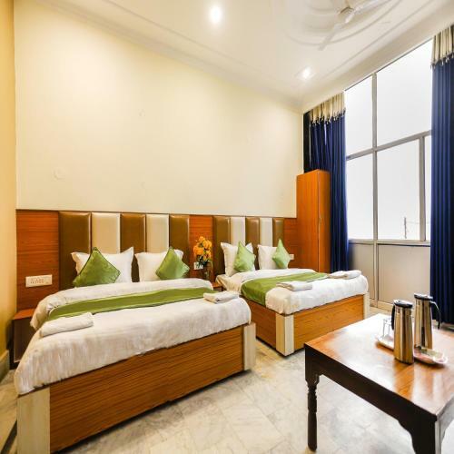 Bed & Breakfast New Varuni House