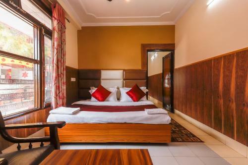 Bed & Breakfast New Varuni House