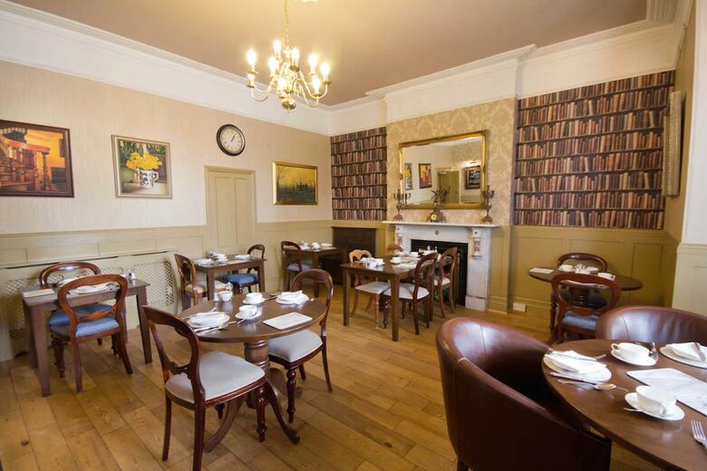 Hotel Cranleigh
