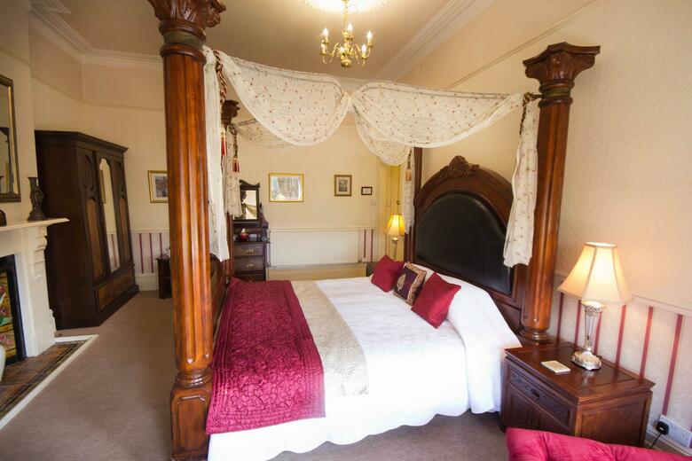 Hotel Cranleigh