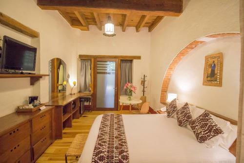 Hotel Mes�n De Leyendas Downtown & Garden