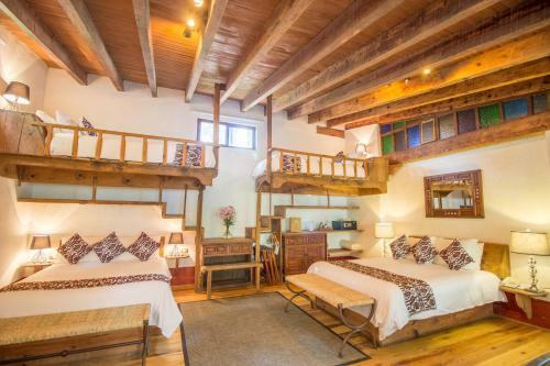 Hotel Mes�n De Leyendas Downtown & Garden