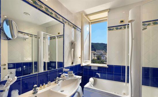 Hotel Grand Continental